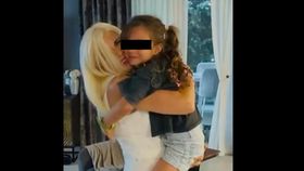 VIDEO Elena Udrea s-a întors acasă, după trei ani de închisoare. Reîntâlnirea emoționantă cu fetița sa